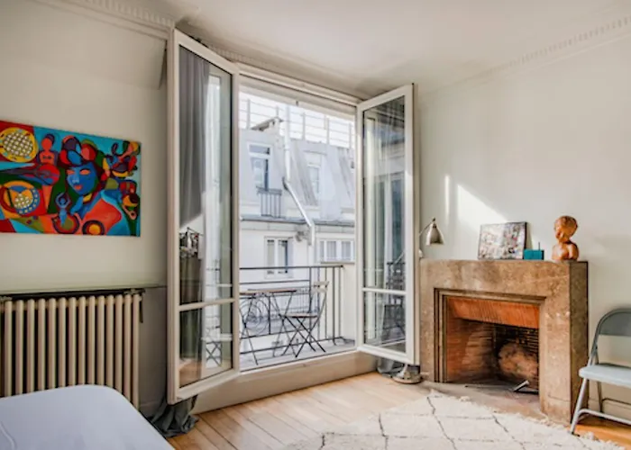 Courcelles Design Duplex شقة